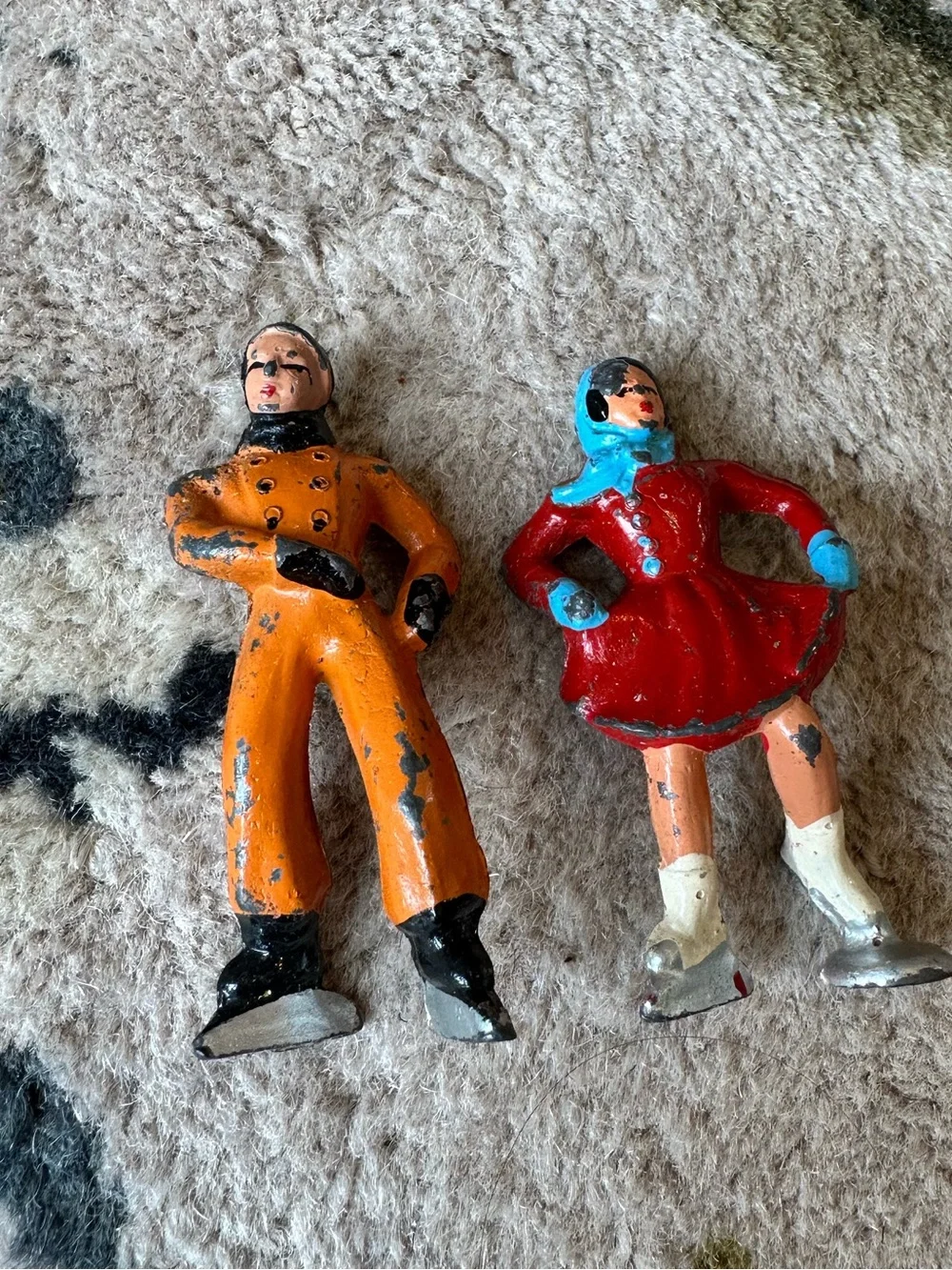 Vintage Pair Of Barclay Ice Skaters, Male Orange , Lady In Red 1940 Cast Metal